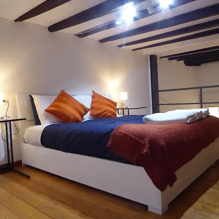 Giudei House شقة