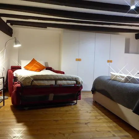 Giudei House * بولونيا